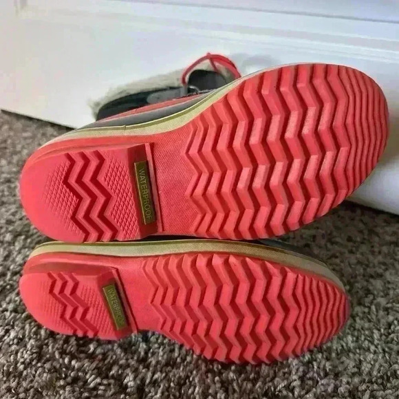 Sorel Joan of Arc Boot Girls Size 4 Black Suede Orange Rubber Waterproof - Picture 8 of 9